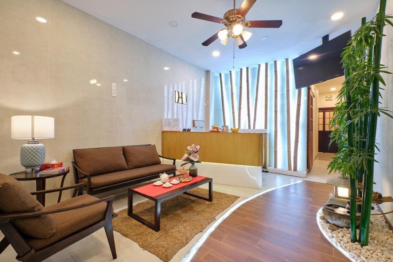 Pham Van Sakura Hotel Thuan An Екстер'єр фото