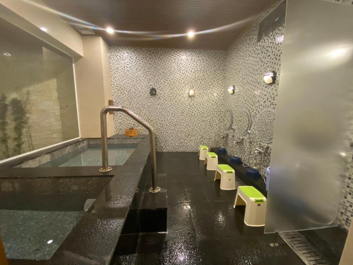 Pham Van Sakura Hotel Thuan An Екстер'єр фото
