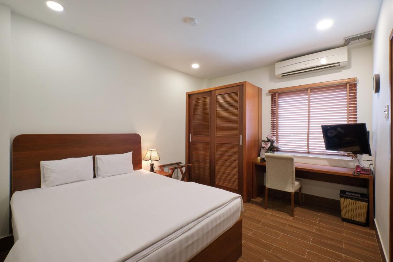 Pham Van Sakura Hotel Thuan An Екстер'єр фото