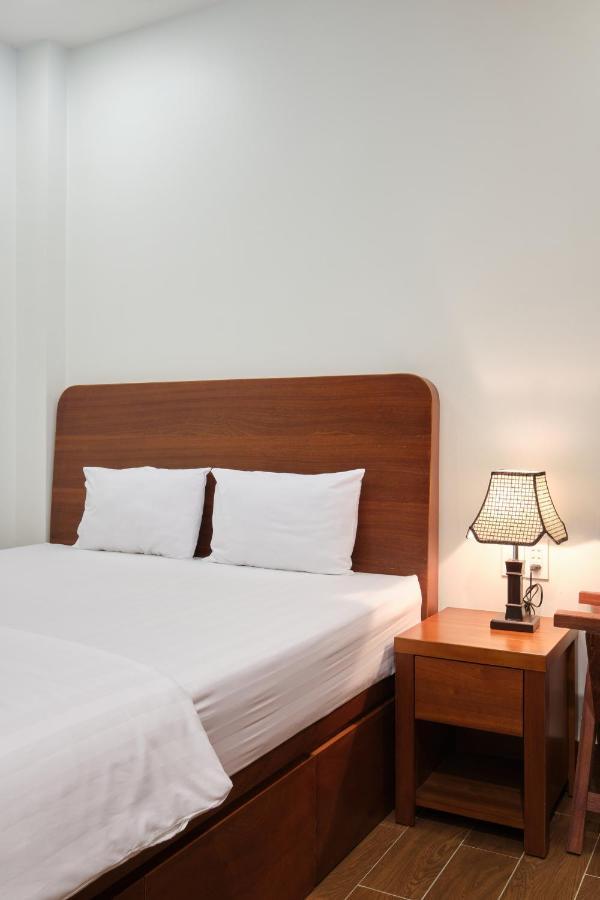 Pham Van Sakura Hotel Thuan An Екстер'єр фото